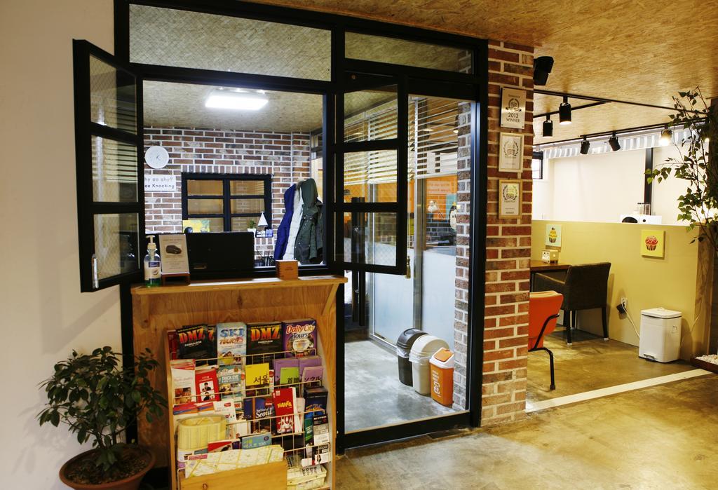 Lee & No Guesthouse Hongdae Seul Dış mekan fotoğraf