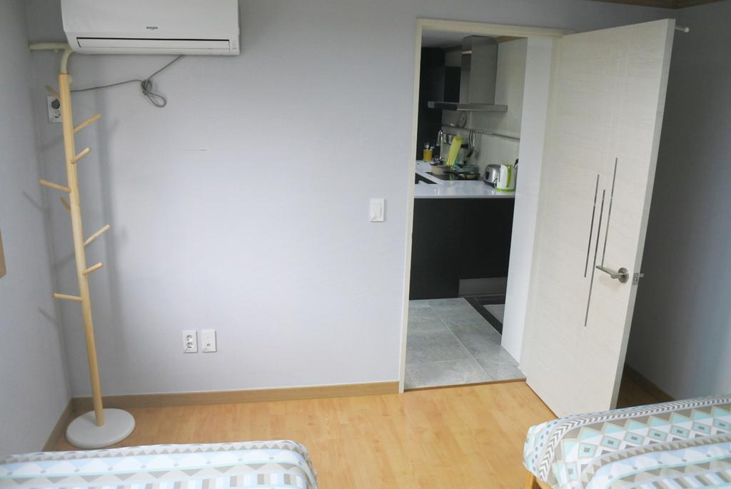Lee & No Guesthouse Hongdae Seul Dış mekan fotoğraf
