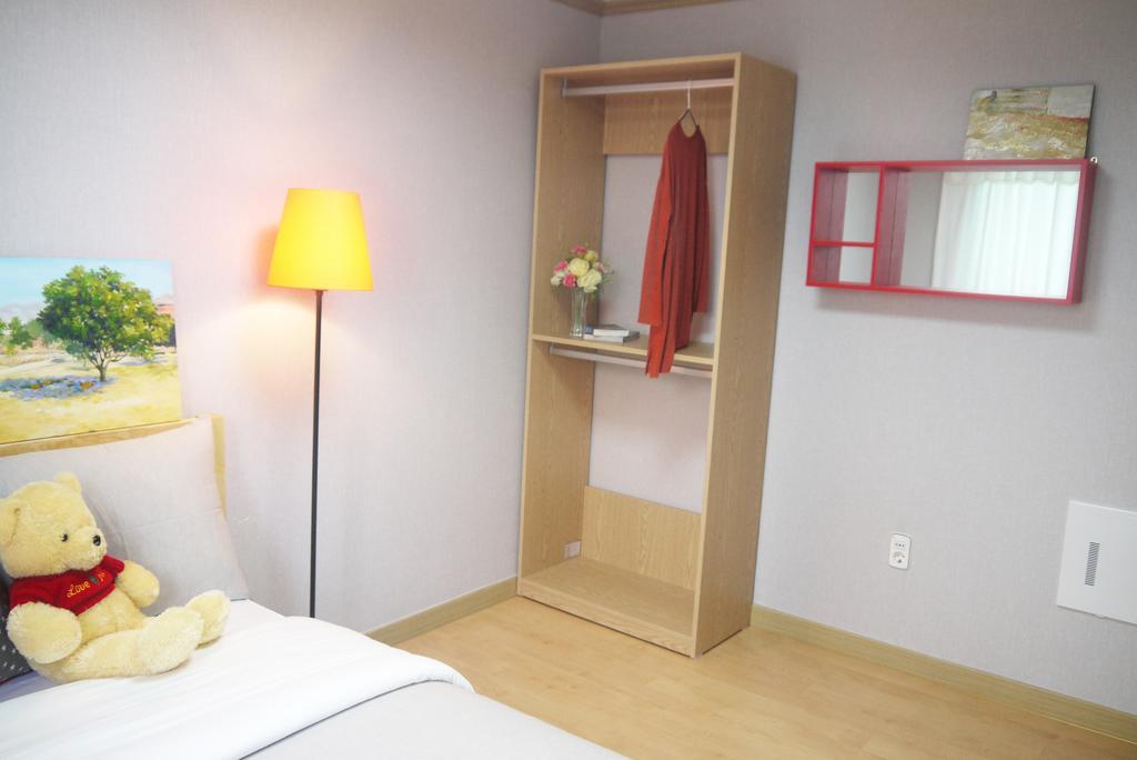 Lee & No Guesthouse Hongdae Seul Dış mekan fotoğraf