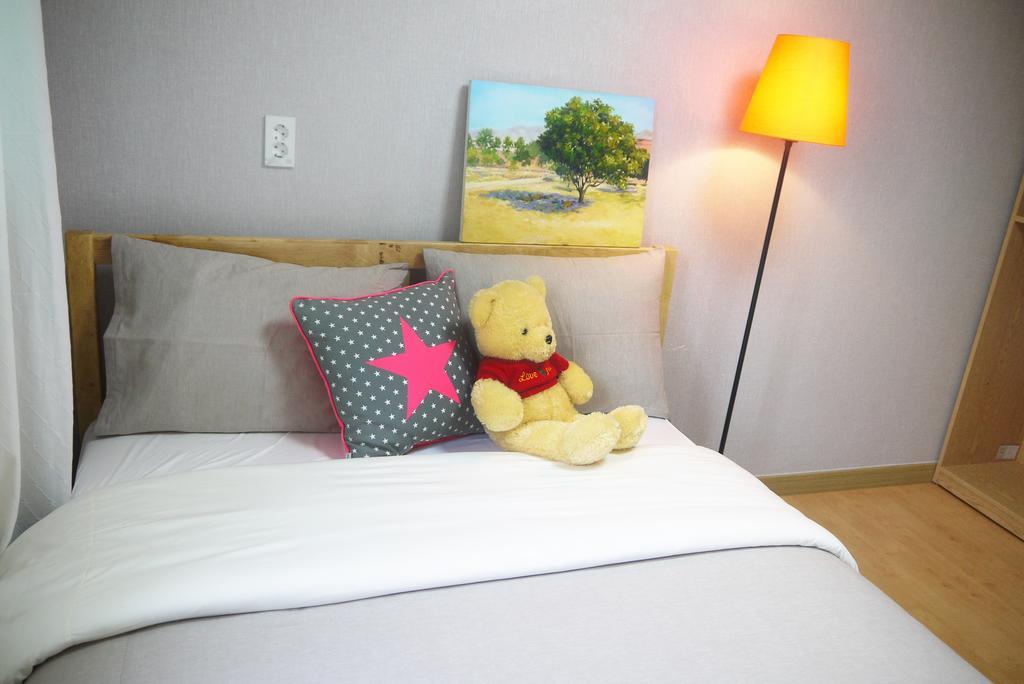 Lee & No Guesthouse Hongdae Seul Dış mekan fotoğraf