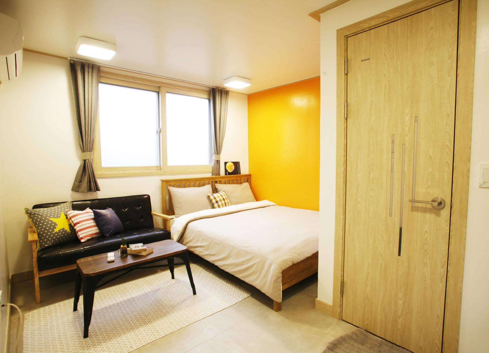 Lee & No Guesthouse Hongdae Seul Dış mekan fotoğraf
